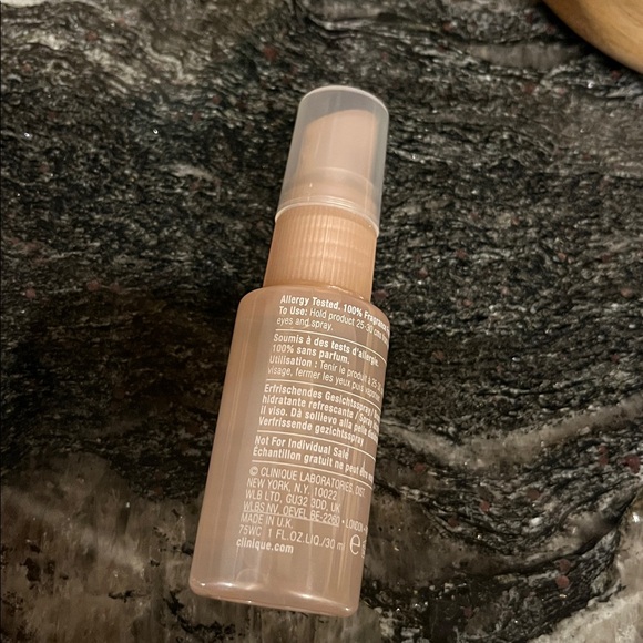 Clinique Bundle Hydration and Cleansing and Mascara - Picture 12 of 12